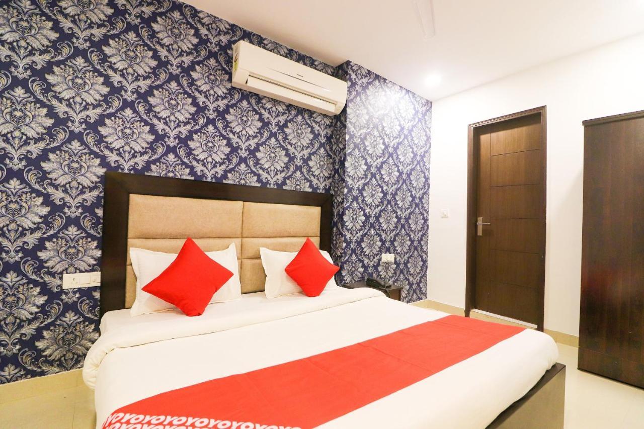 Oyo 63841 White Orchid Hotel Indraprast Luaran gambar