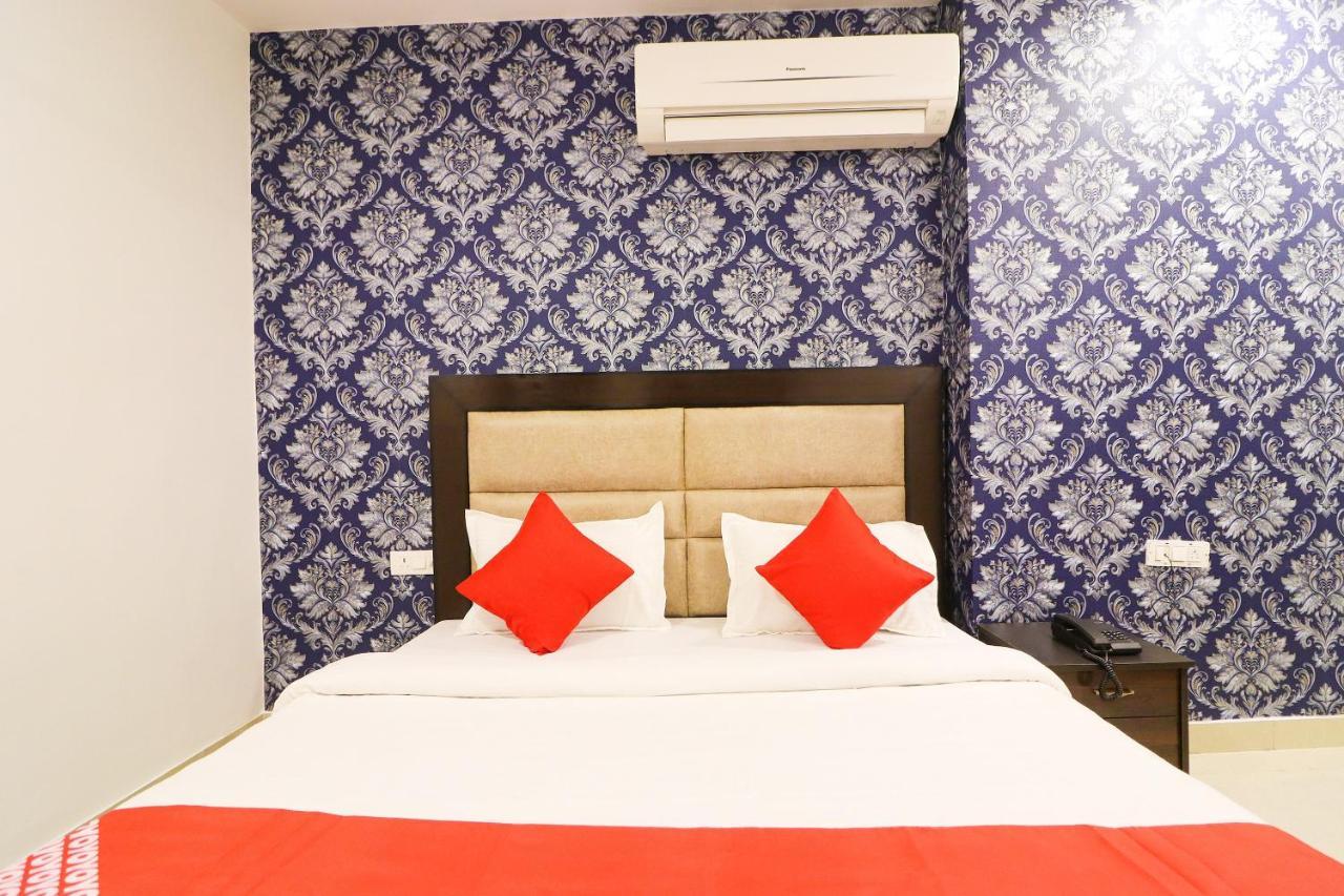 Oyo 63841 White Orchid Hotel Indraprast Luaran gambar