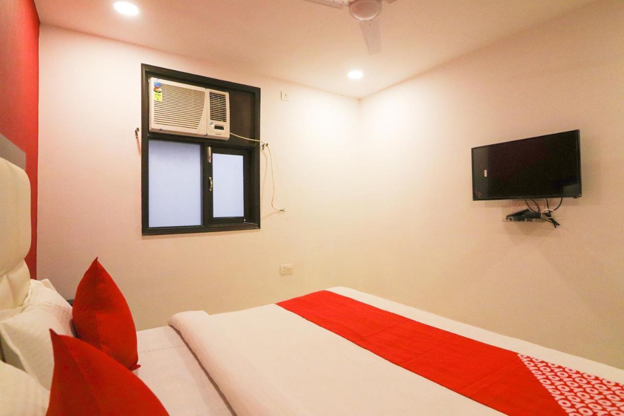 Oyo 63841 White Orchid Hotel Indraprast Luaran gambar