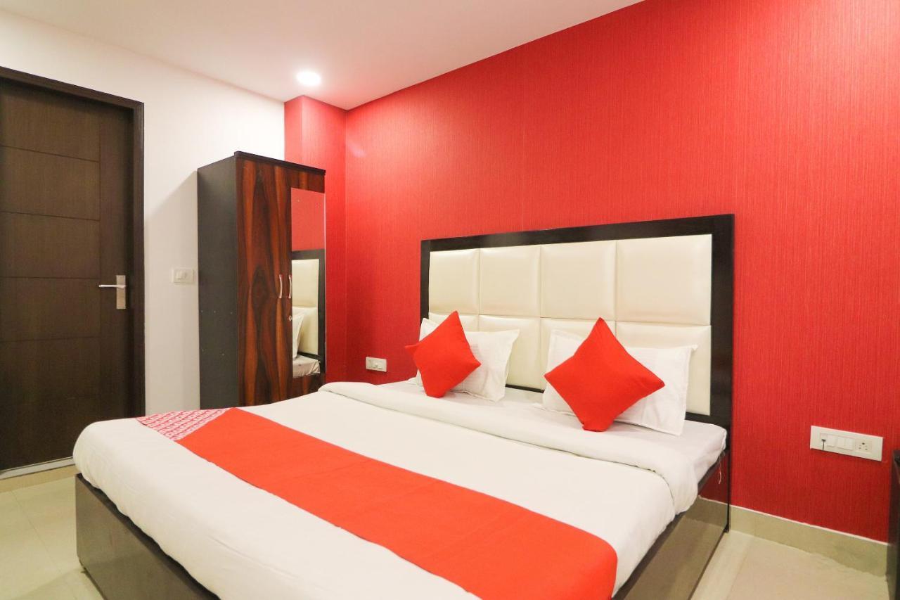 Oyo 63841 White Orchid Hotel Indraprast Luaran gambar