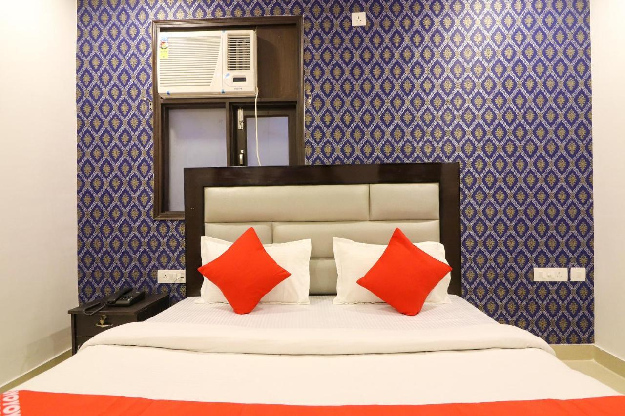 Oyo 63841 White Orchid Hotel Indraprast Luaran gambar