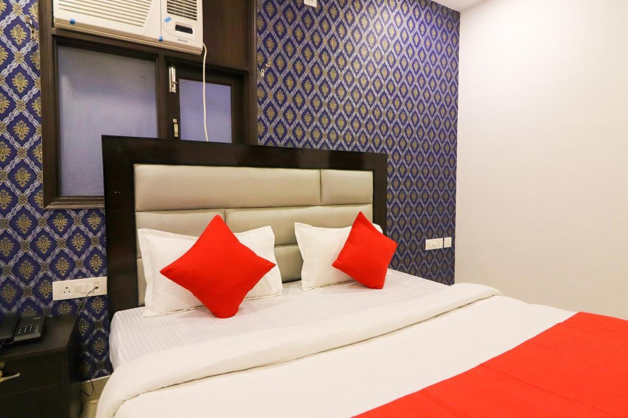 Oyo 63841 White Orchid Hotel Indraprast Luaran gambar