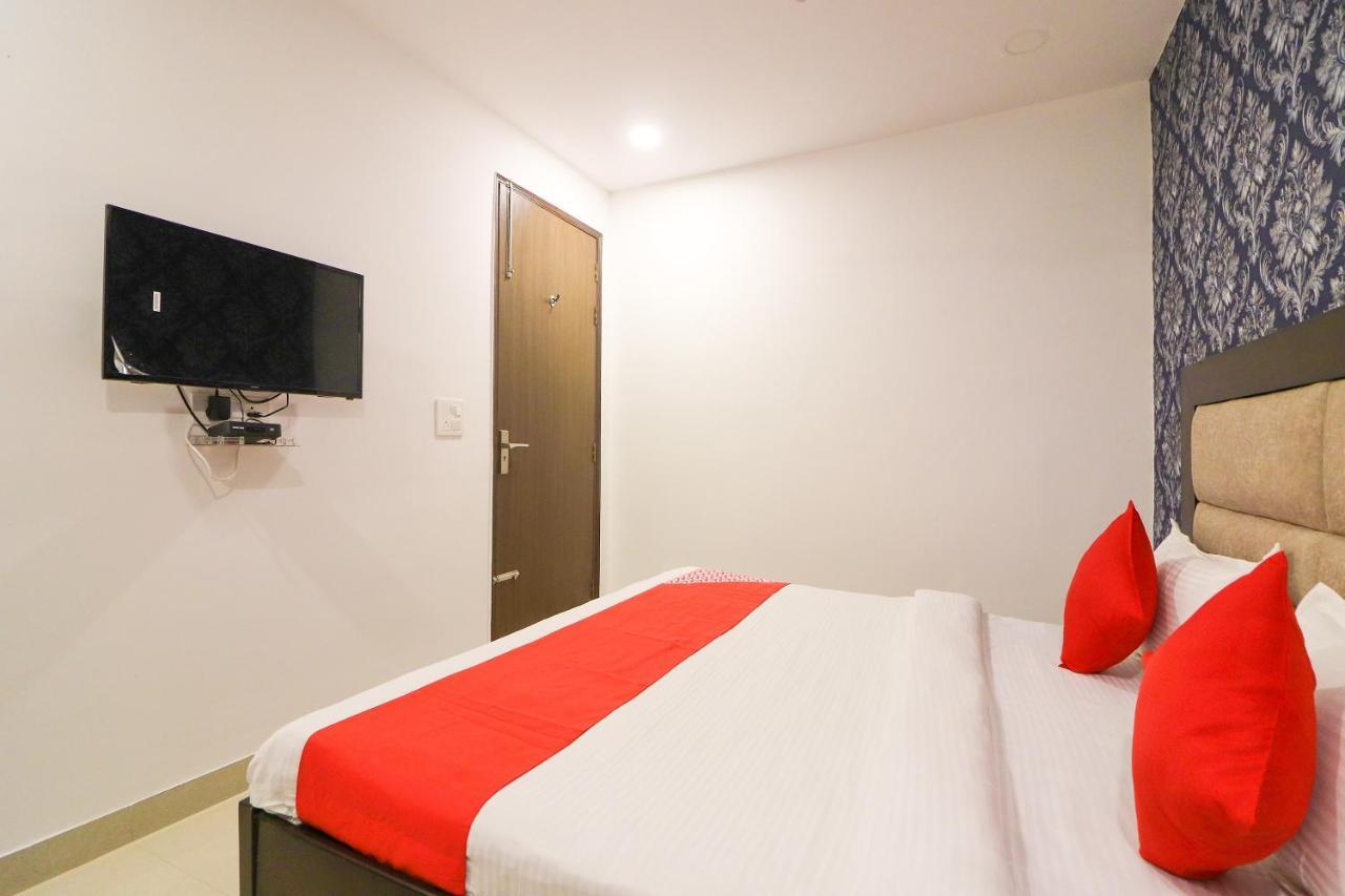 Oyo 63841 White Orchid Hotel Indraprast Luaran gambar