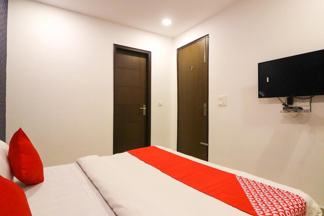 Oyo 63841 White Orchid Hotel Indraprast Luaran gambar